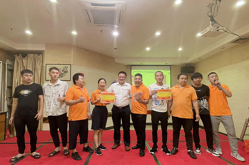 多人跳繩第三名：生產(chǎn)部冠軍隊