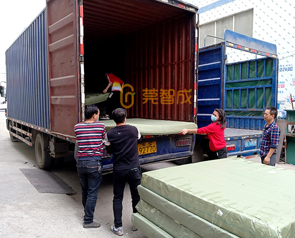 黑色針刺無(wú)紡布送貨