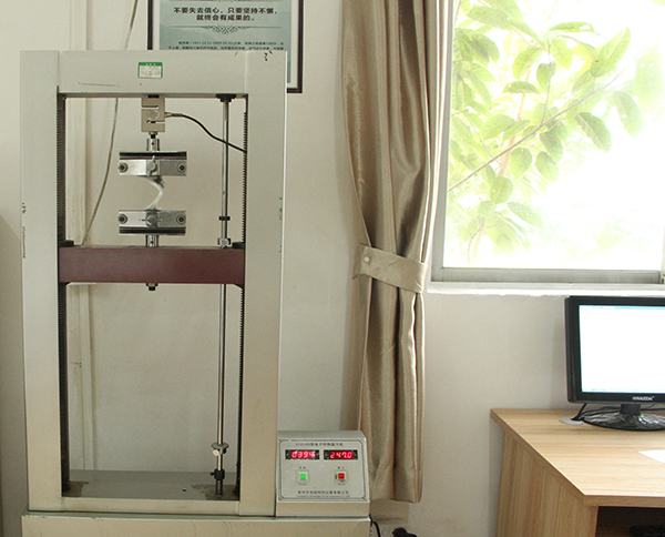 東莞針刺無紡布廠家檢查產(chǎn)品拉力設(shè)備